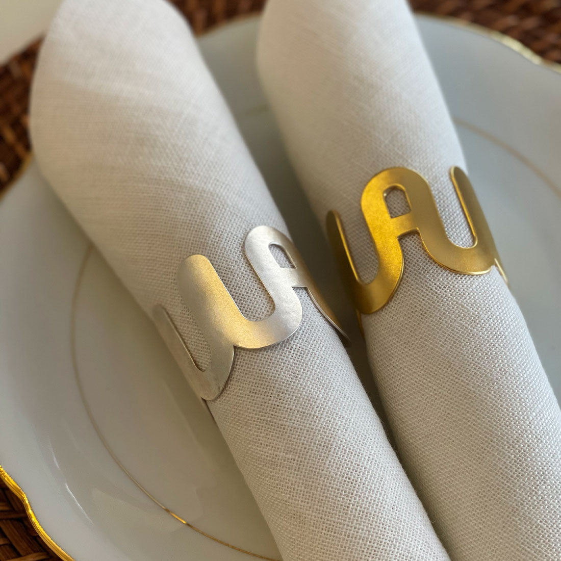 Bijou de table doré